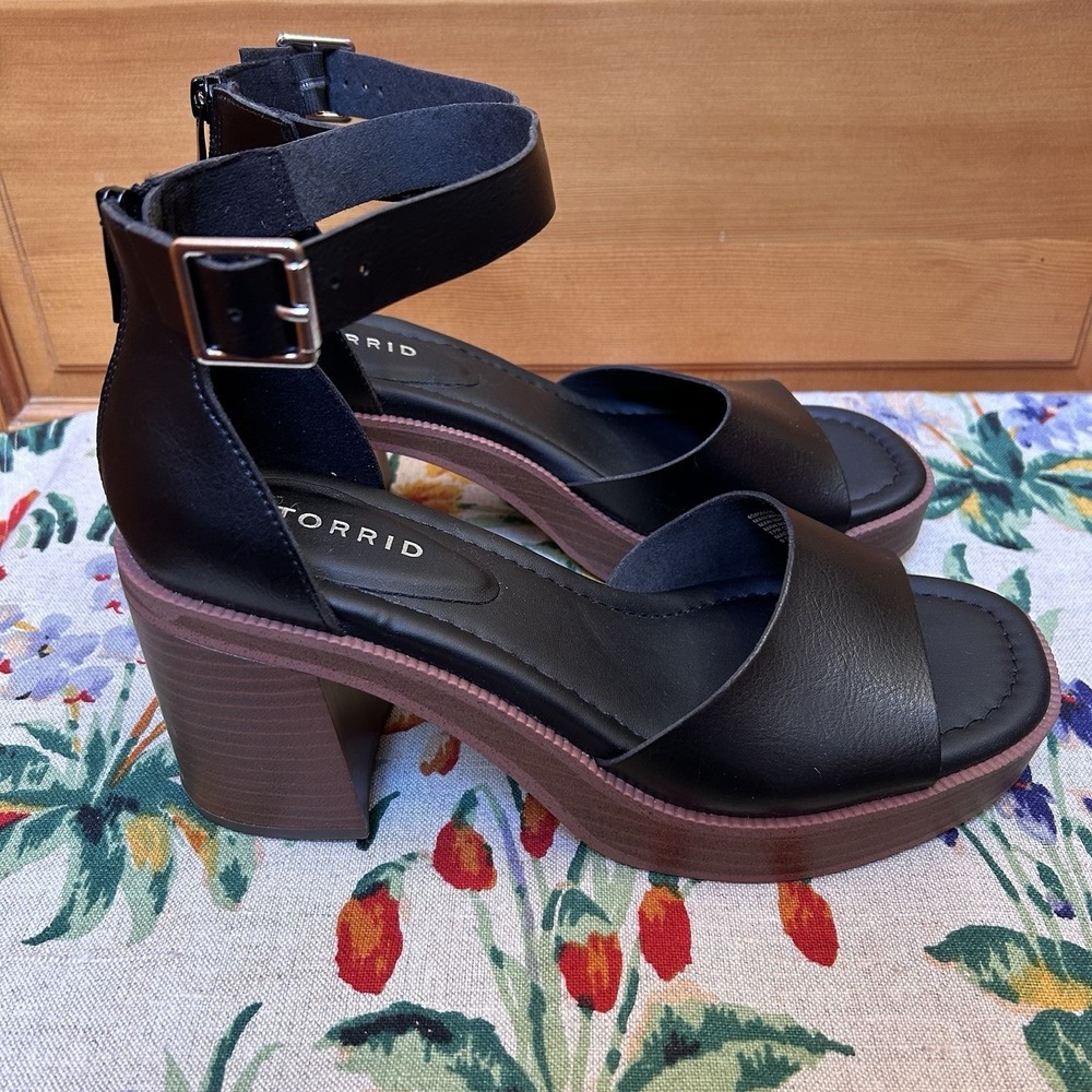 NEW Torrid Black Strap Open Toe Block Heel Dress Sandals Womens Sz 9.5WW Classic